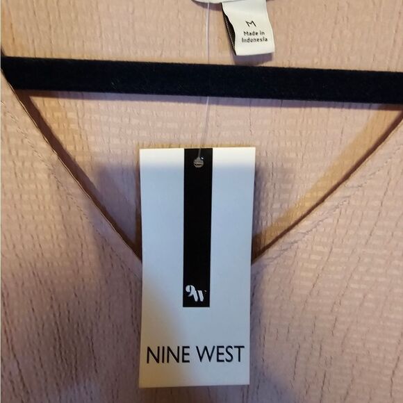 Nine West blouse short Sleeve Women's medium Lilac NWT - Picture 4 of 7